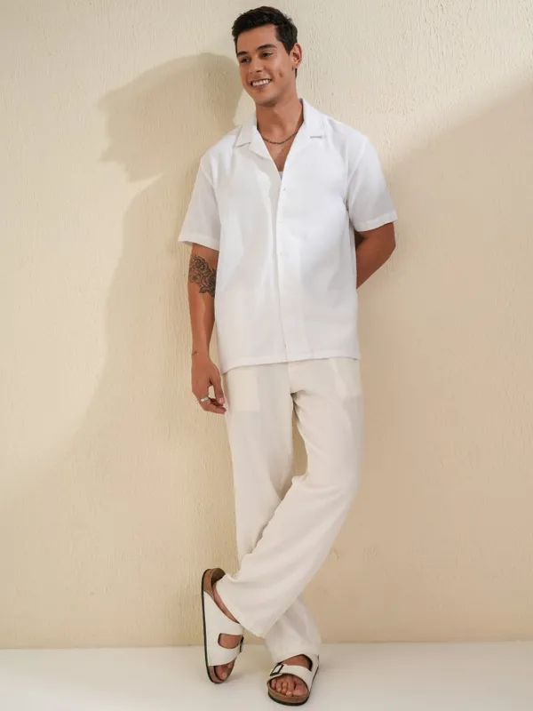 Locomotive Men White Textured Relaxed Fit Casual Shirt