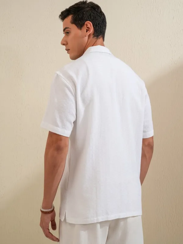 Locomotive Men White Textured Relaxed Fit Casual Shirt