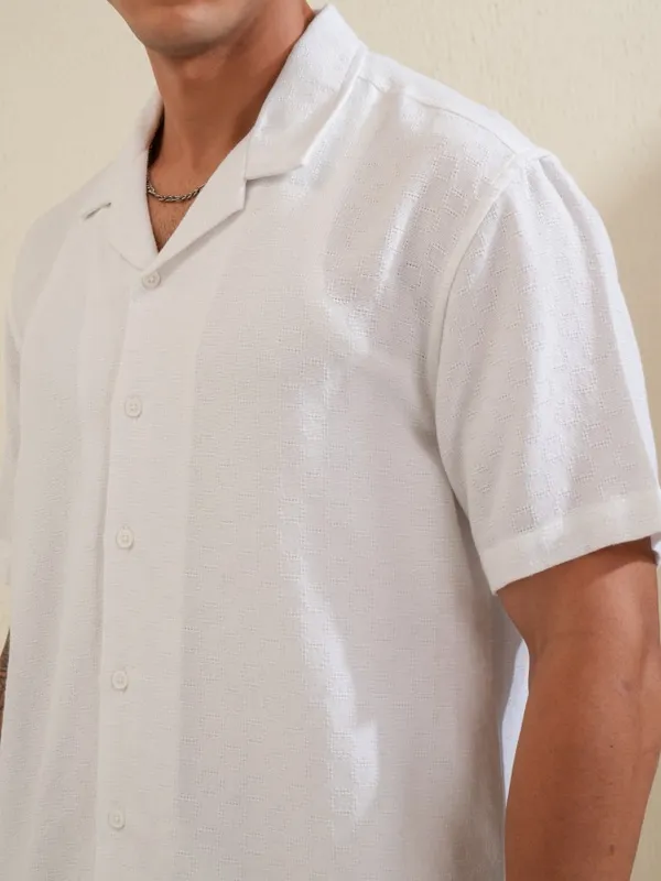 Locomotive Men White Textured Relaxed Fit Casual Shirt