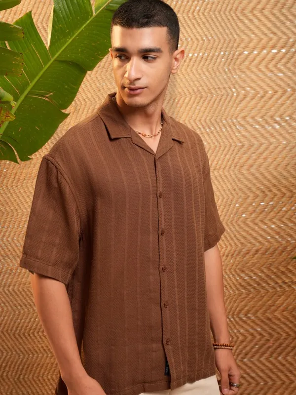Highlander Men Brown Solid Oversized Fit Casual Shirt
