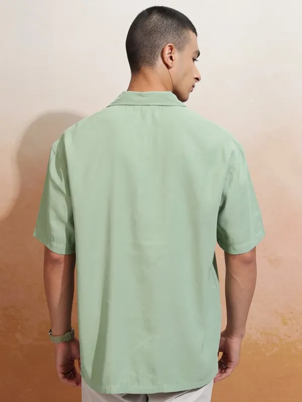 Highlander Men Green Solid Relaxed Fit Casual Shirt