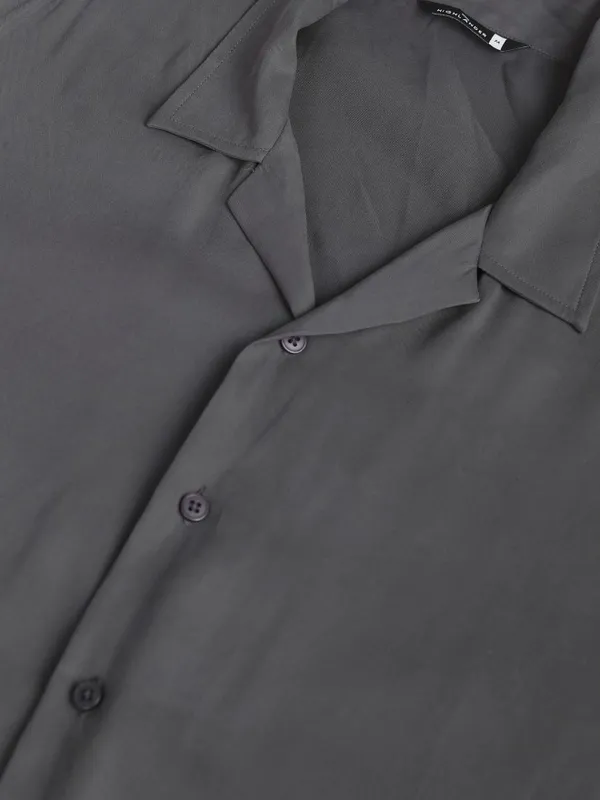 Highlander Men Grey Solid Relaxed Fit Casual Shirt