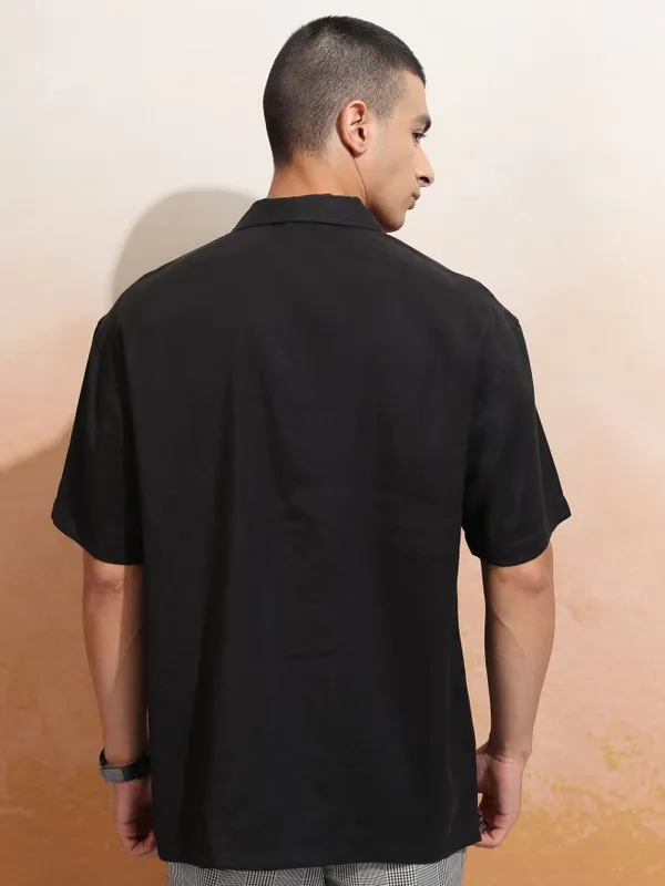 Highlander Men Black Solid Relaxed Fit Casual Shirt