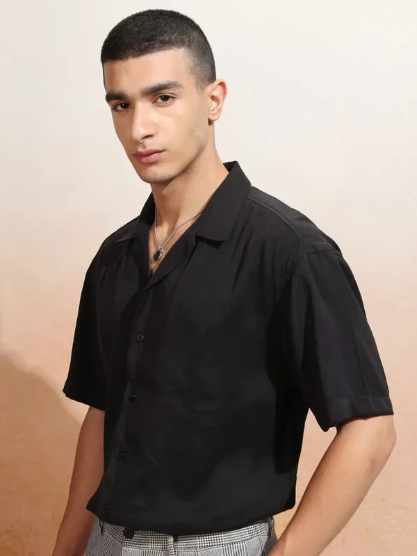 Highlander Men Black Solid Relaxed Fit Casual Shirt