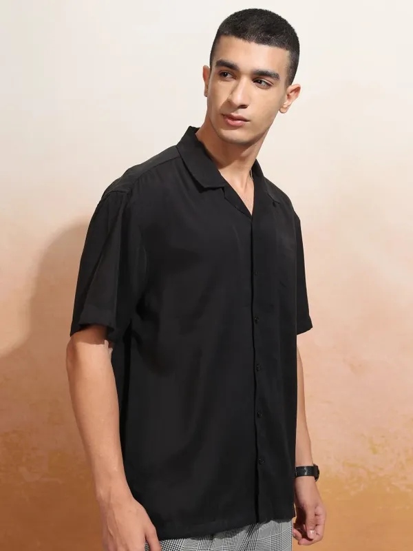Highlander Men Black Solid Relaxed Fit Casual Shirt