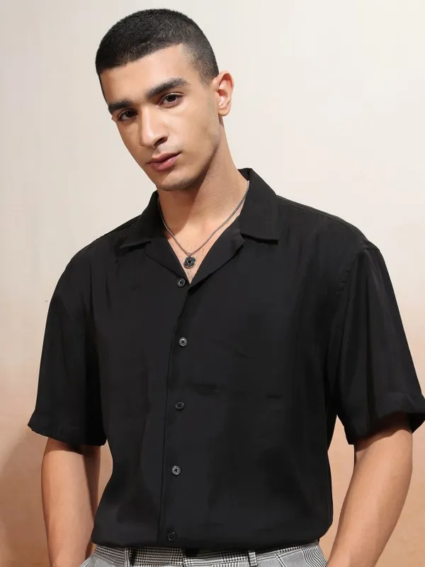 Highlander Men Black Solid Relaxed Fit Casual Shirt