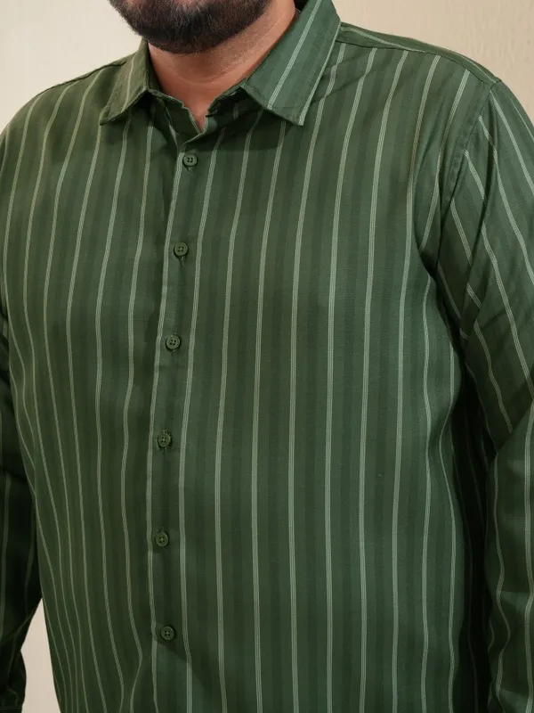 Xtra Ordinary By Highlander Men Olive Striped Regular Fit Casual Shirt