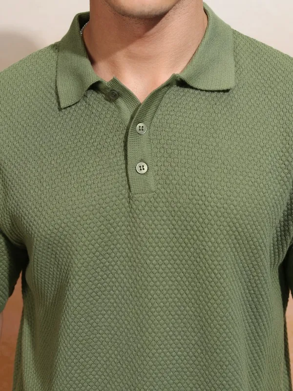 Highlander Men Olive Solid Polo Collar T-Shirt