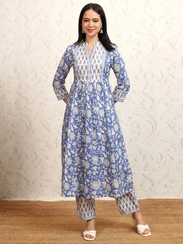 Vishudh Women White Printed Kurta With Trousers
