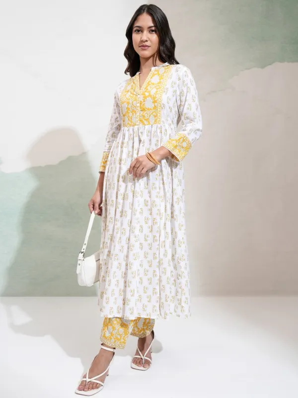 Vishudh Women Yellow Printed Kurta Set Gathered Kurta With Trouser
