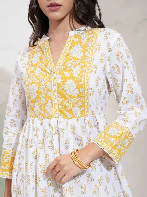 Vishudh Women Yellow Printed Kurta Set Gathered Kurta With Trouser