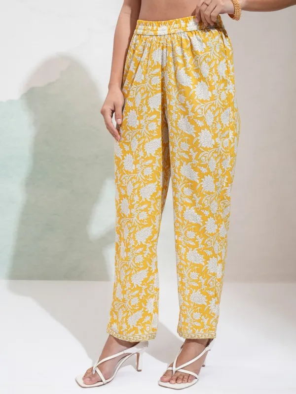 Vishudh Women Yellow Printed Kurta Set Gathered Kurta With Trouser