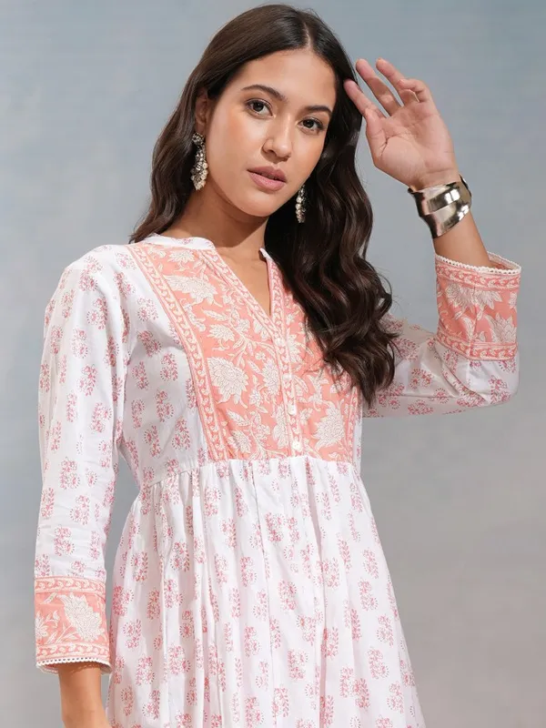 Vishudh Women Peach Printed Kurta Set Gathered Kurta Botom
