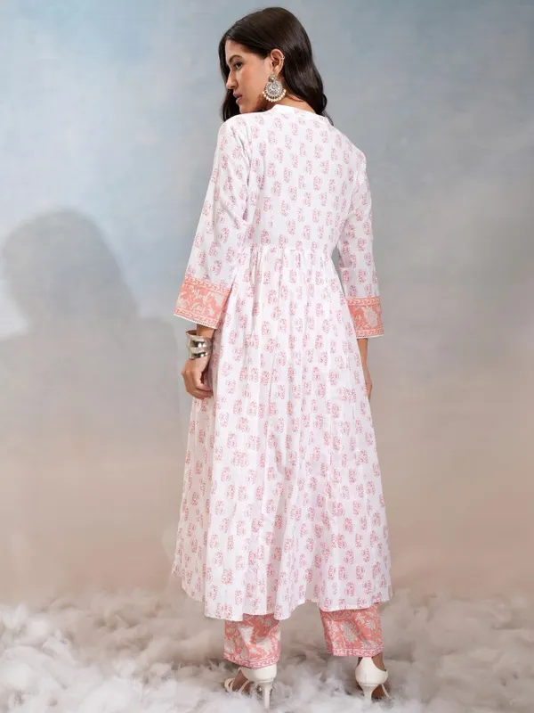 Vishudh Women Peach Printed Kurta Set Gathered Kurta Botom