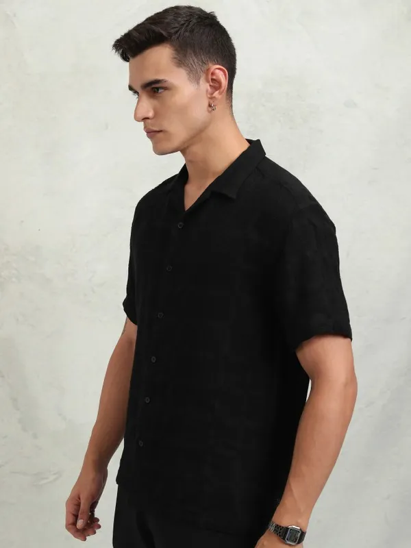 Highlander Men Black Textured Relaxed Fit Casual Shirt