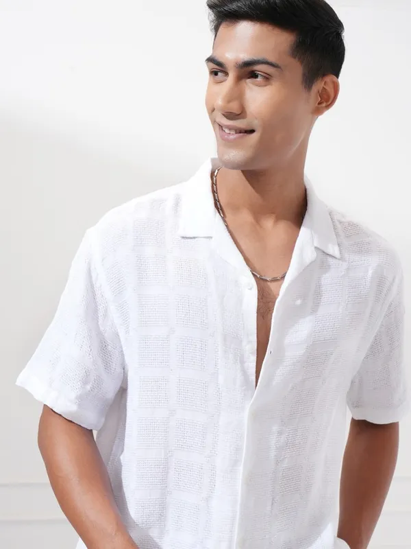 Highlander Men White Textured Relaxed Fit Casual Shirt