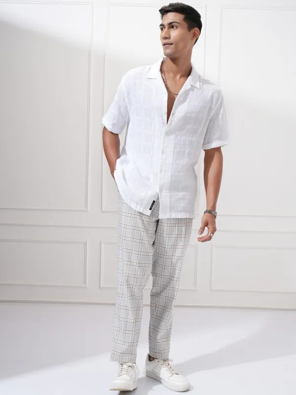 Highlander Men White Textured Relaxed Fit Casual Shirt