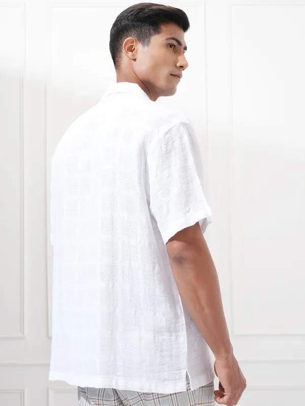 Highlander Men White Textured Relaxed Fit Casual Shirt