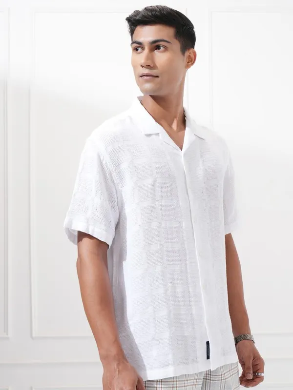 Highlander Men White Textured Relaxed Fit Casual Shirt