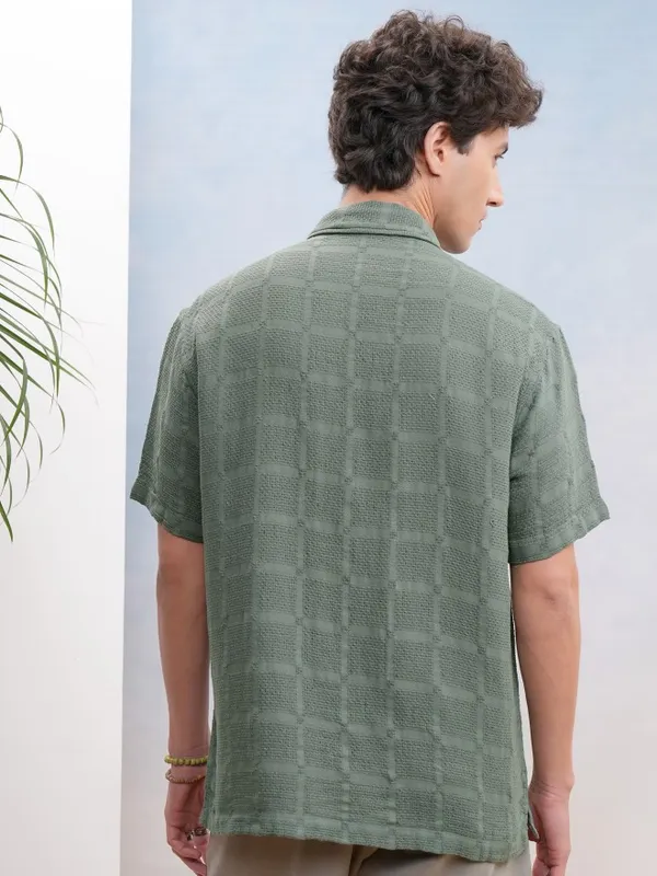 Highlander Men Olive Textured Relaxed Fit Casual Shirt