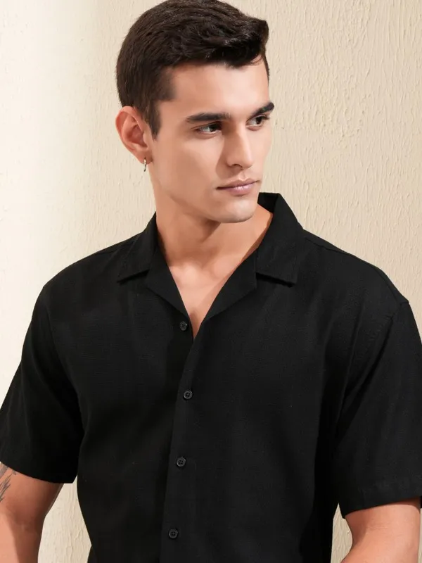 Highlander Men Black Textured Relaxed Fit Casual Shirt