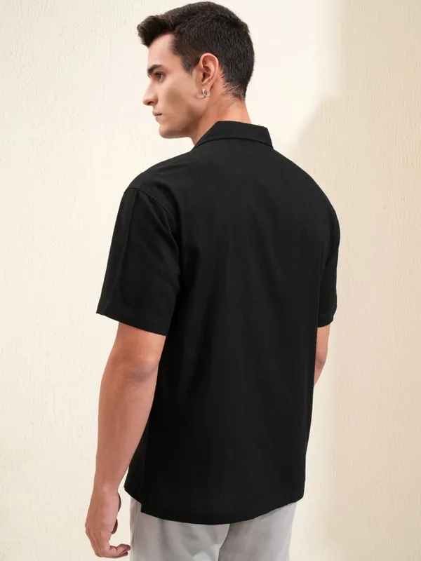 Highlander Men Black Textured Relaxed Fit Casual Shirt