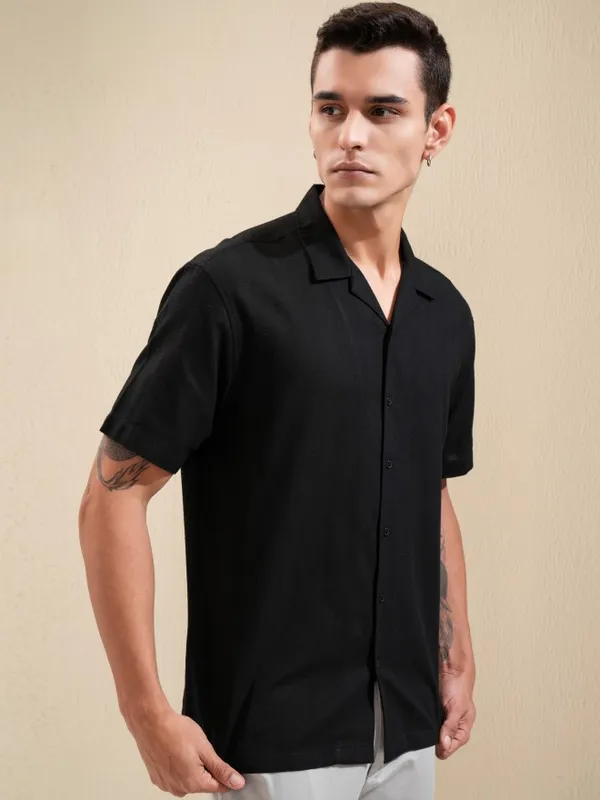 Highlander Men Black Textured Relaxed Fit Casual Shirt