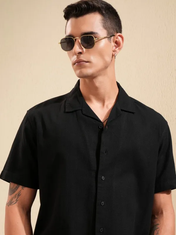 Highlander Men Black Textured Relaxed Fit Casual Shirt