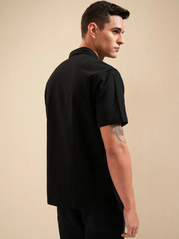 Highlander Men Black Textured Relaxed Fit Casual Shirt