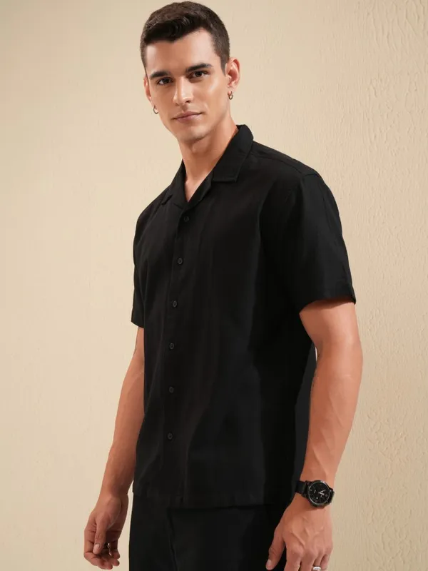 Highlander Men Black Textured Relaxed Fit Casual Shirt
