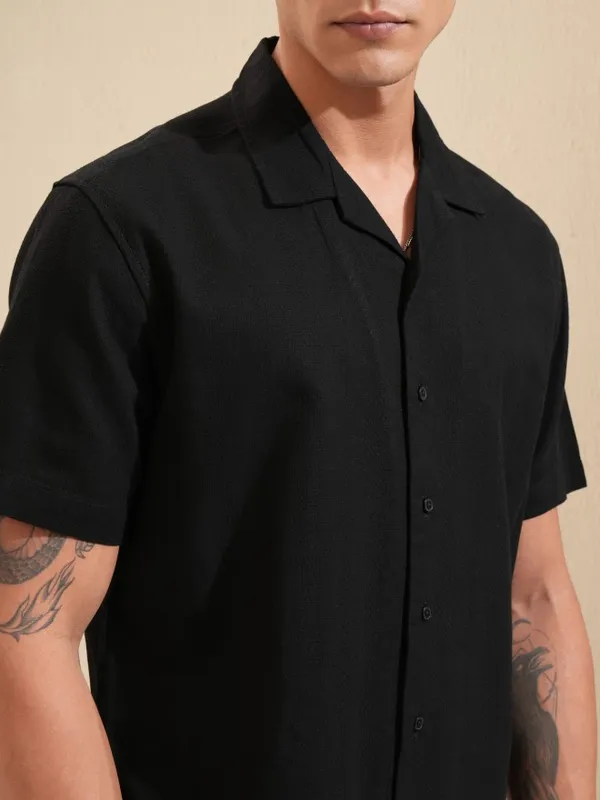 Highlander Men Black Textured Relaxed Fit Casual Shirt