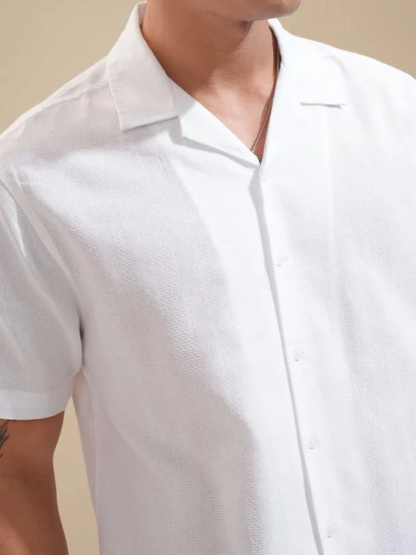 Highlander Men White Textured Relaxed Fit Casual Shirt
