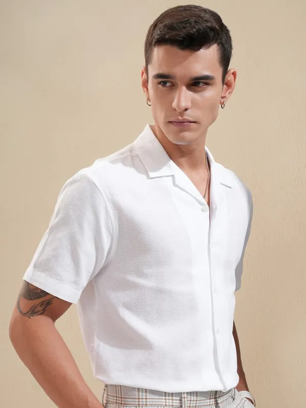 Highlander Men White Textured Relaxed Fit Casual Shirt