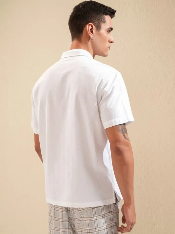 Highlander Men White Textured Relaxed Fit Casual Shirt