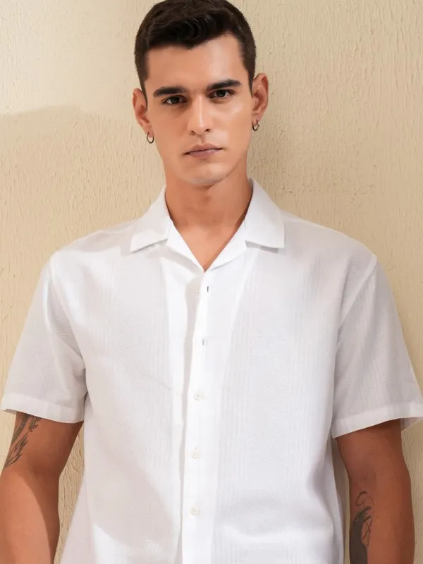 Highlander Men White Textured Relaxed Fit Casual Shirt