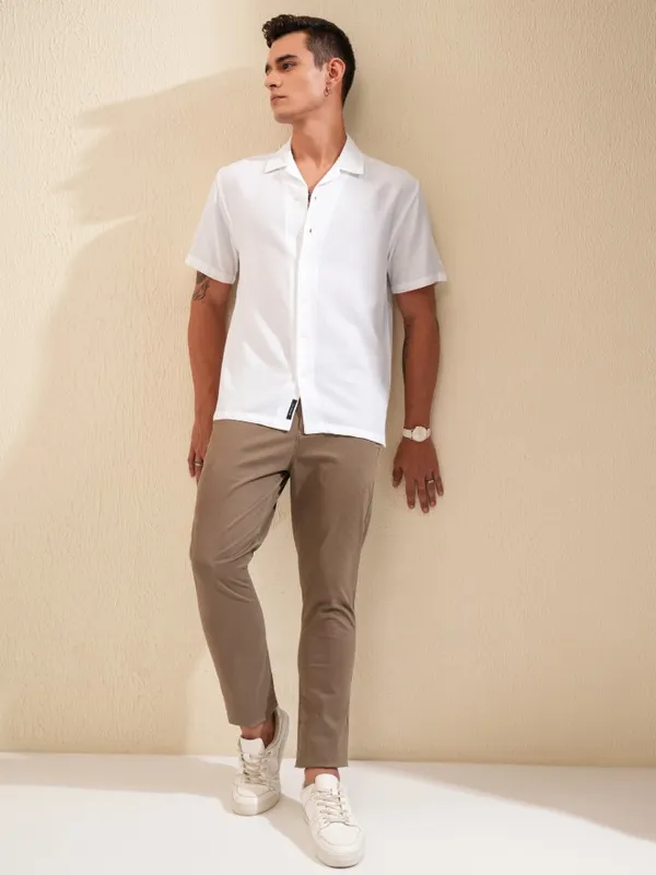 Highlander Men White Textured Relaxed Fit Casual Shirt