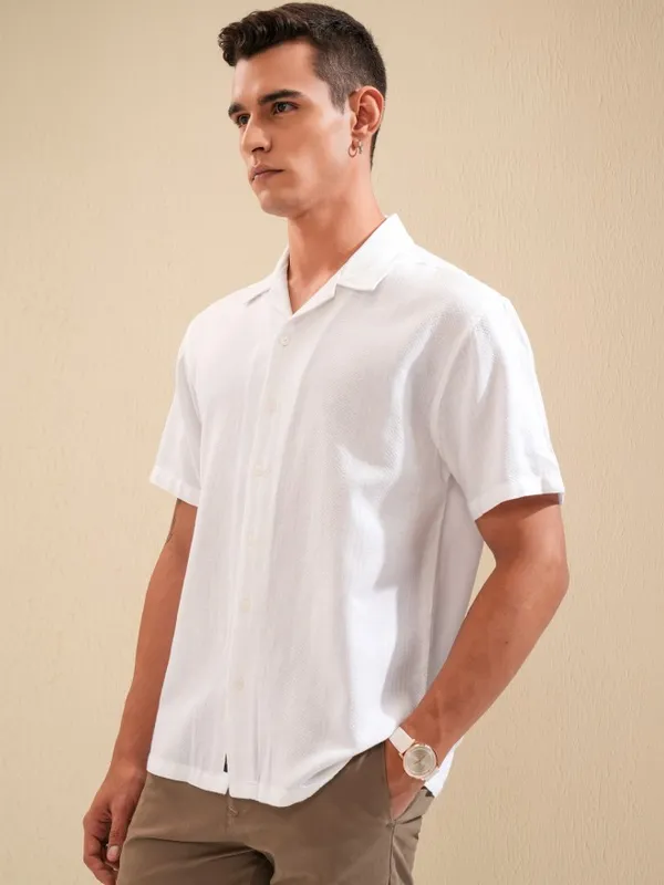 Highlander Men White Textured Relaxed Fit Casual Shirt