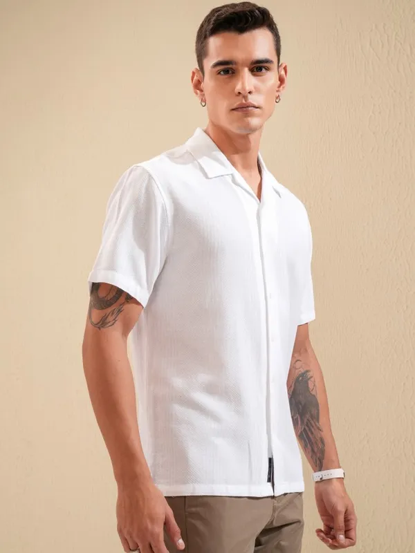 Highlander Men White Textured Relaxed Fit Casual Shirt