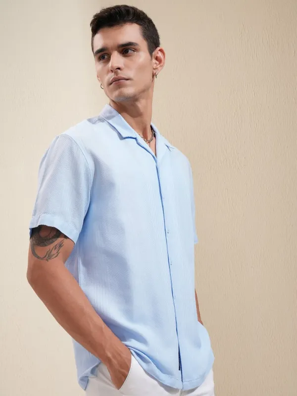 Highlander Men Blue Solid Relaxed Fit Casual Shirt