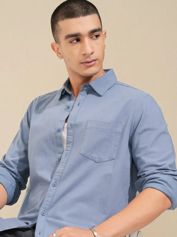 Highlander Men Blue Solid Regular Fit Casual Shirt