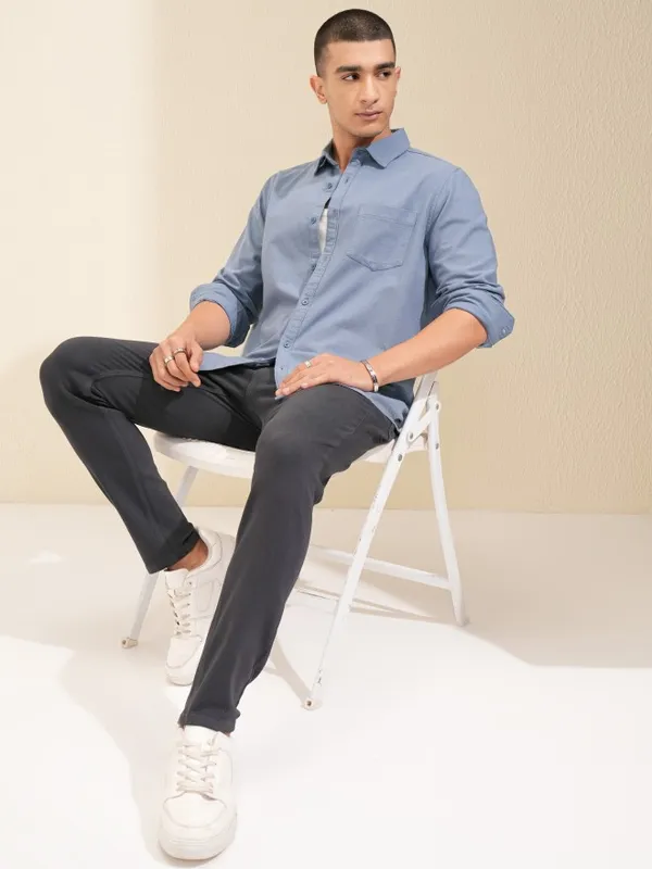 Highlander Men Blue Solid Regular Fit Casual Shirt