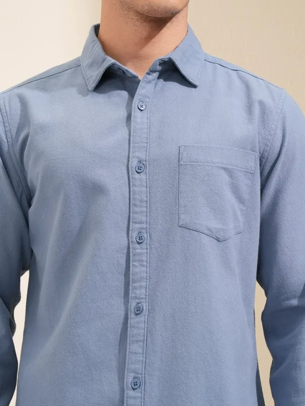 Highlander Men Blue Solid Regular Fit Casual Shirt