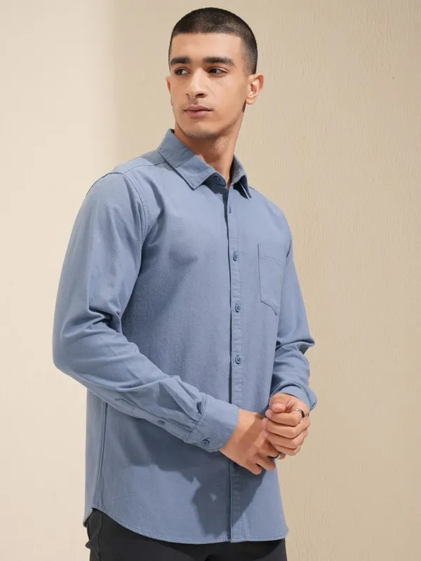 Highlander Men Blue Solid Regular Fit Casual Shirt