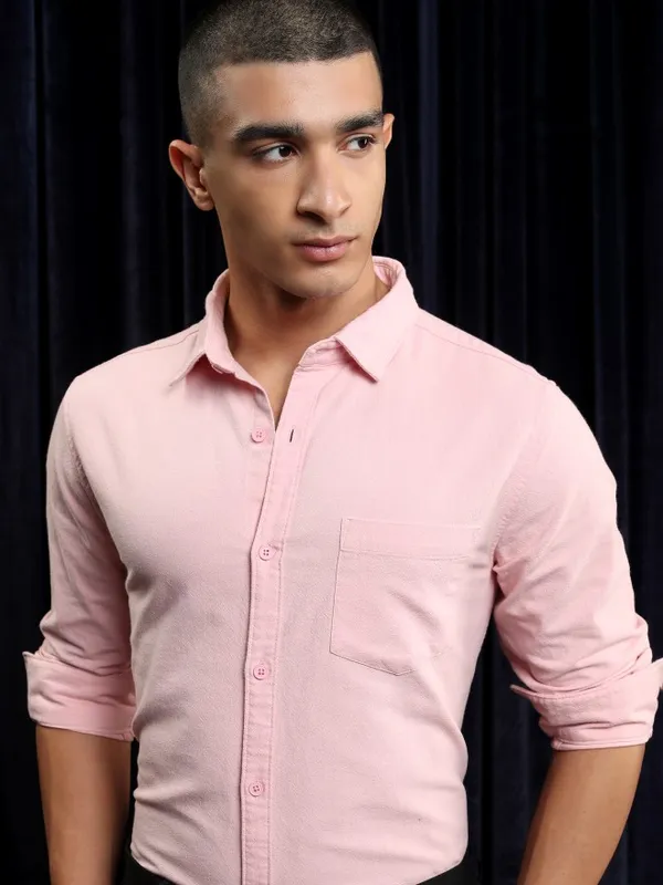 Highlander Men Pink Solid Regular Fit Casual Shirt