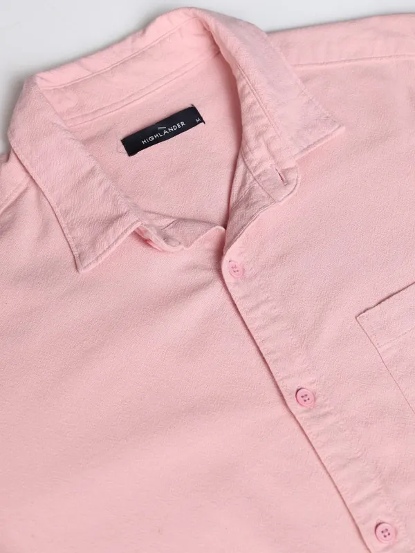 Highlander Men Pink Solid Regular Fit Casual Shirt