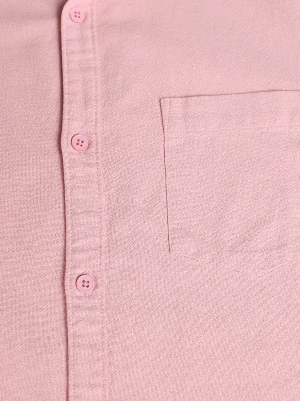 Highlander Men Pink Solid Regular Fit Casual Shirt