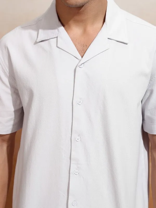 Highlander Men Grey Solid Relaxed Fit Casual Shirt