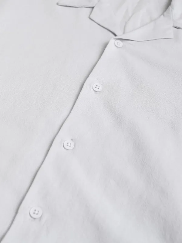 Highlander Men Grey Solid Relaxed Fit Casual Shirt