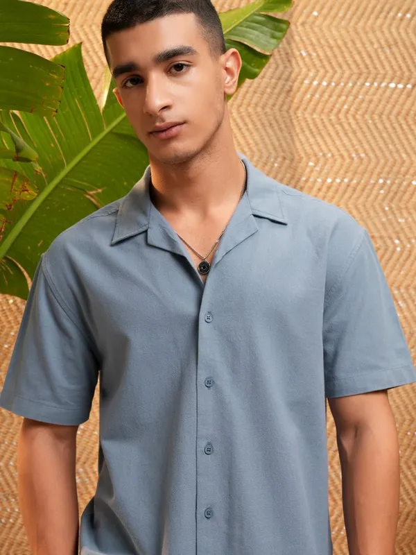 Highlander Men Blue Solid Relaxed Fit Casual Shirt