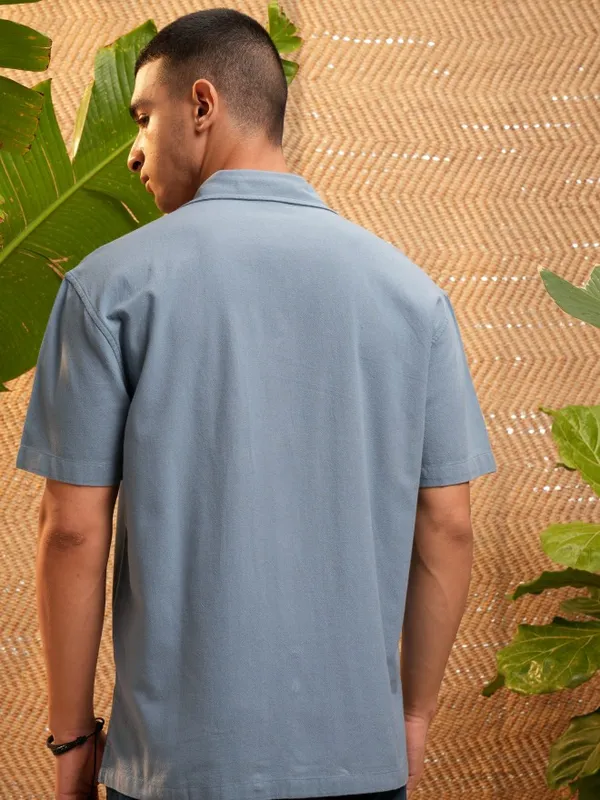 Highlander Men Blue Solid Relaxed Fit Casual Shirt